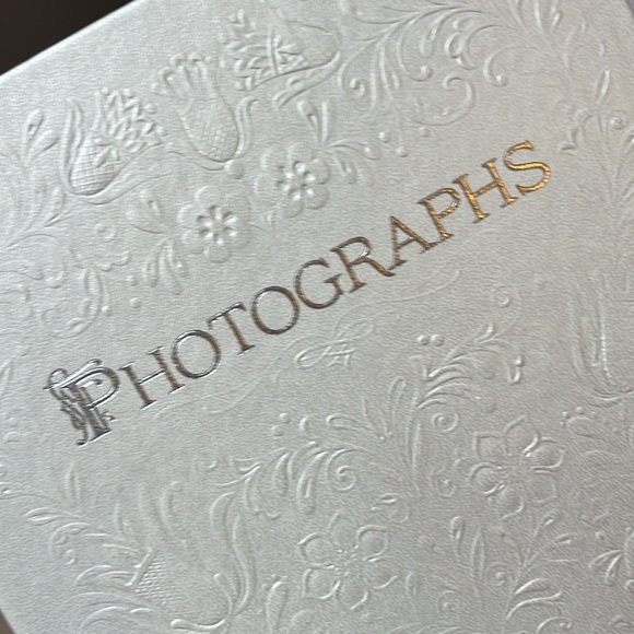 Vintage Hallmark Keepsake Embossed White Photo Album 1984 - Picture 1 of 6